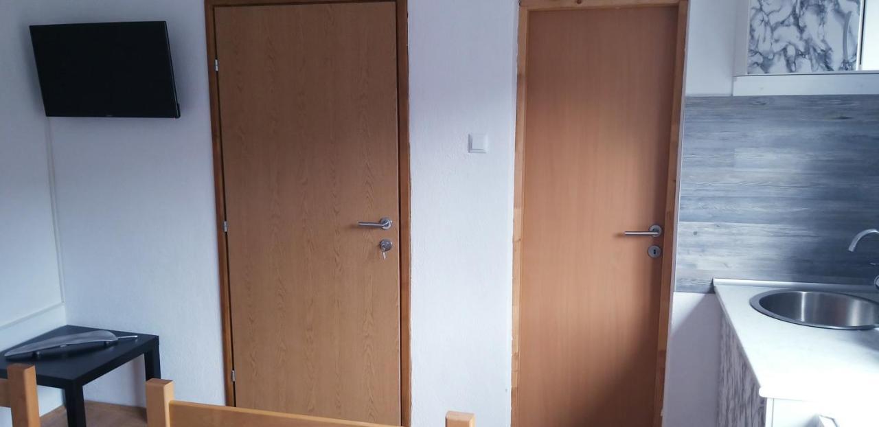 Studio Apartman Sajra Kulen Vakuf Ngoại thất bức ảnh