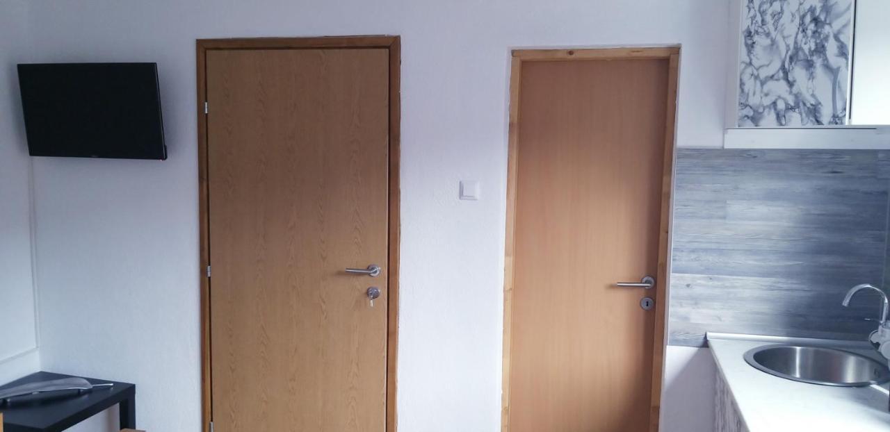 Studio Apartman Sajra Kulen Vakuf Ngoại thất bức ảnh